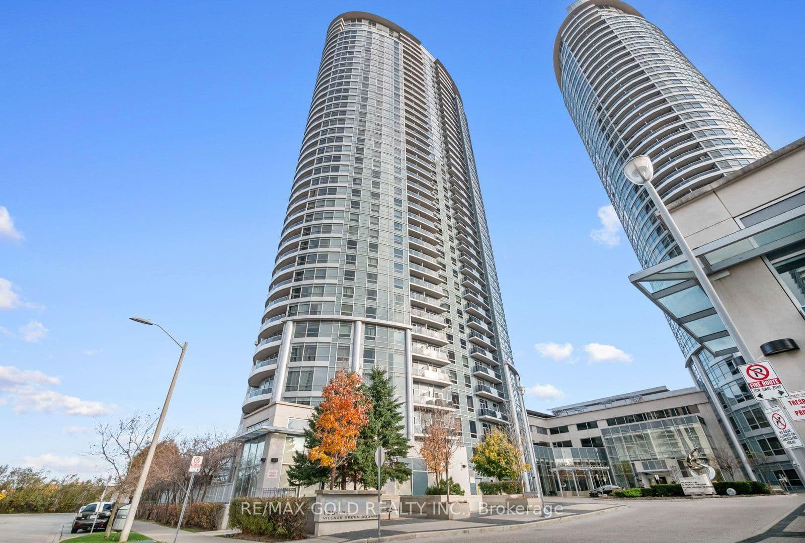 135 Village Green Square, Toronto, ON — photo 3