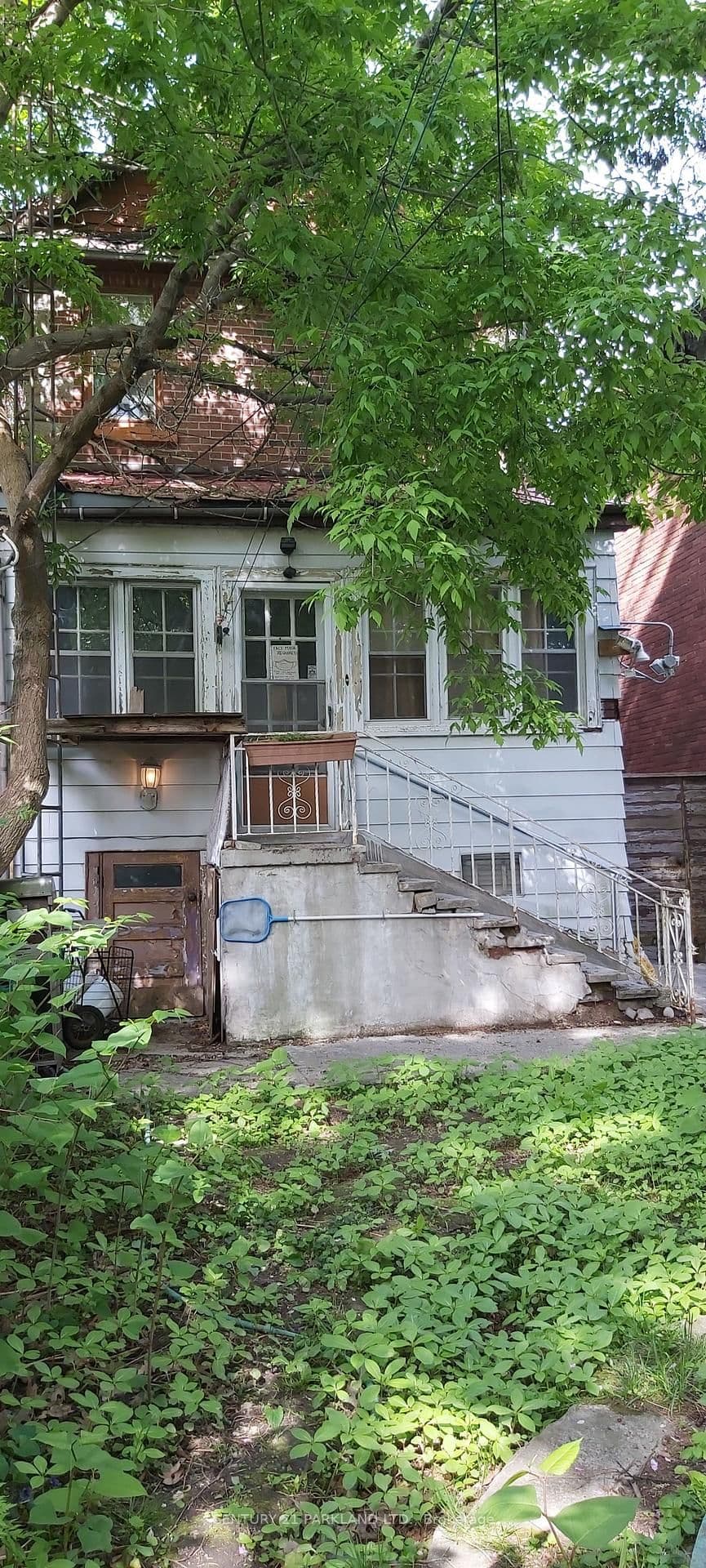 74 Kenilworth Avenue, Toronto, ON — photo 2