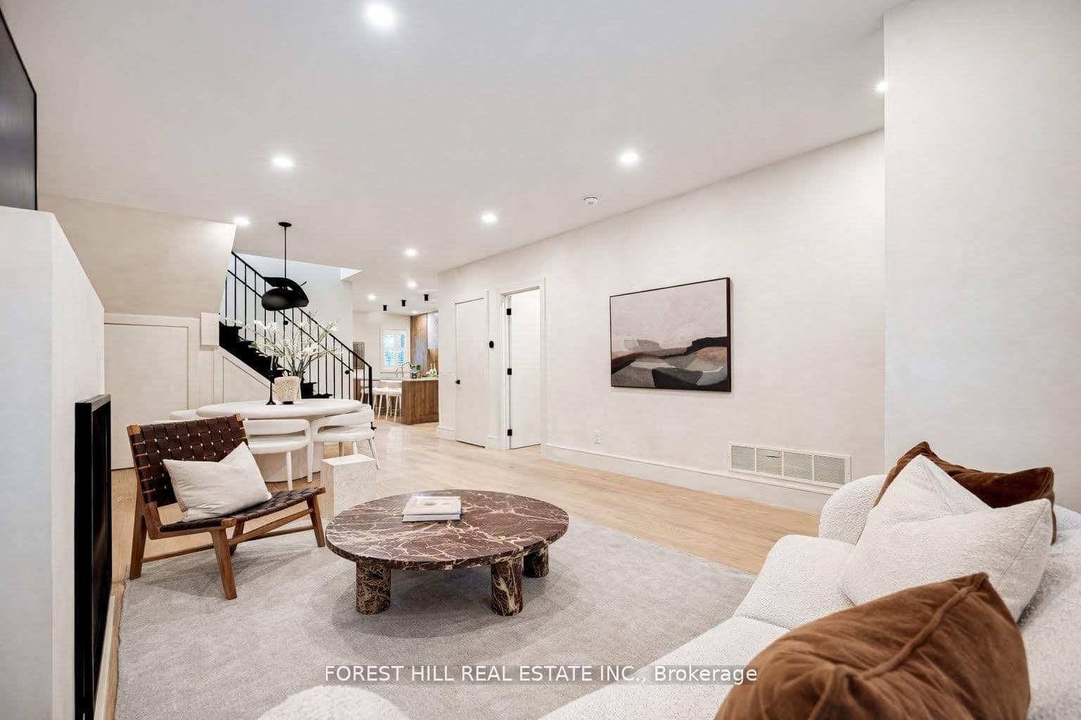295 Strathmore Boulevard, Toronto, ON — photo 2