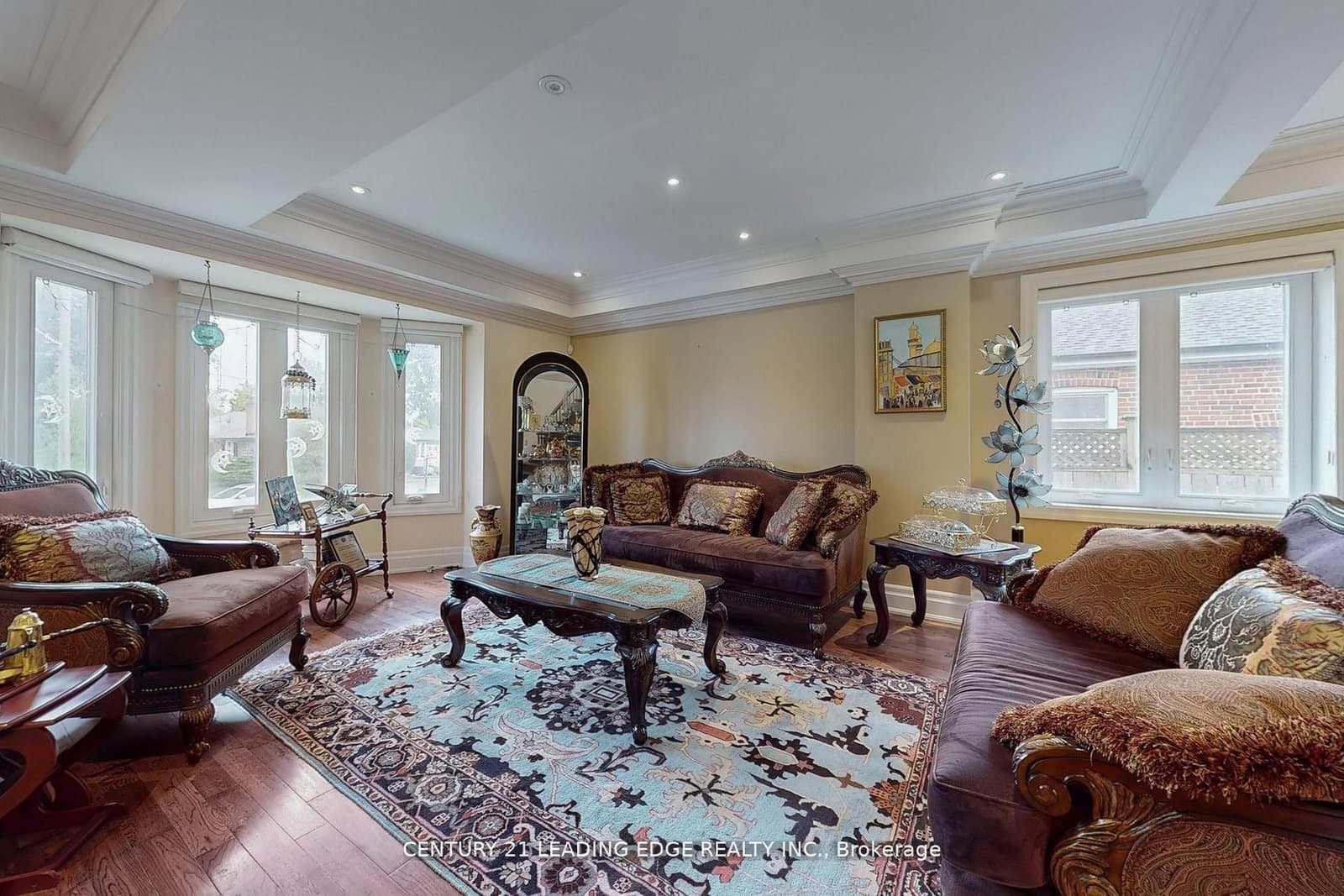 11 Bellvare Crescent, Toronto, ON — photo 3