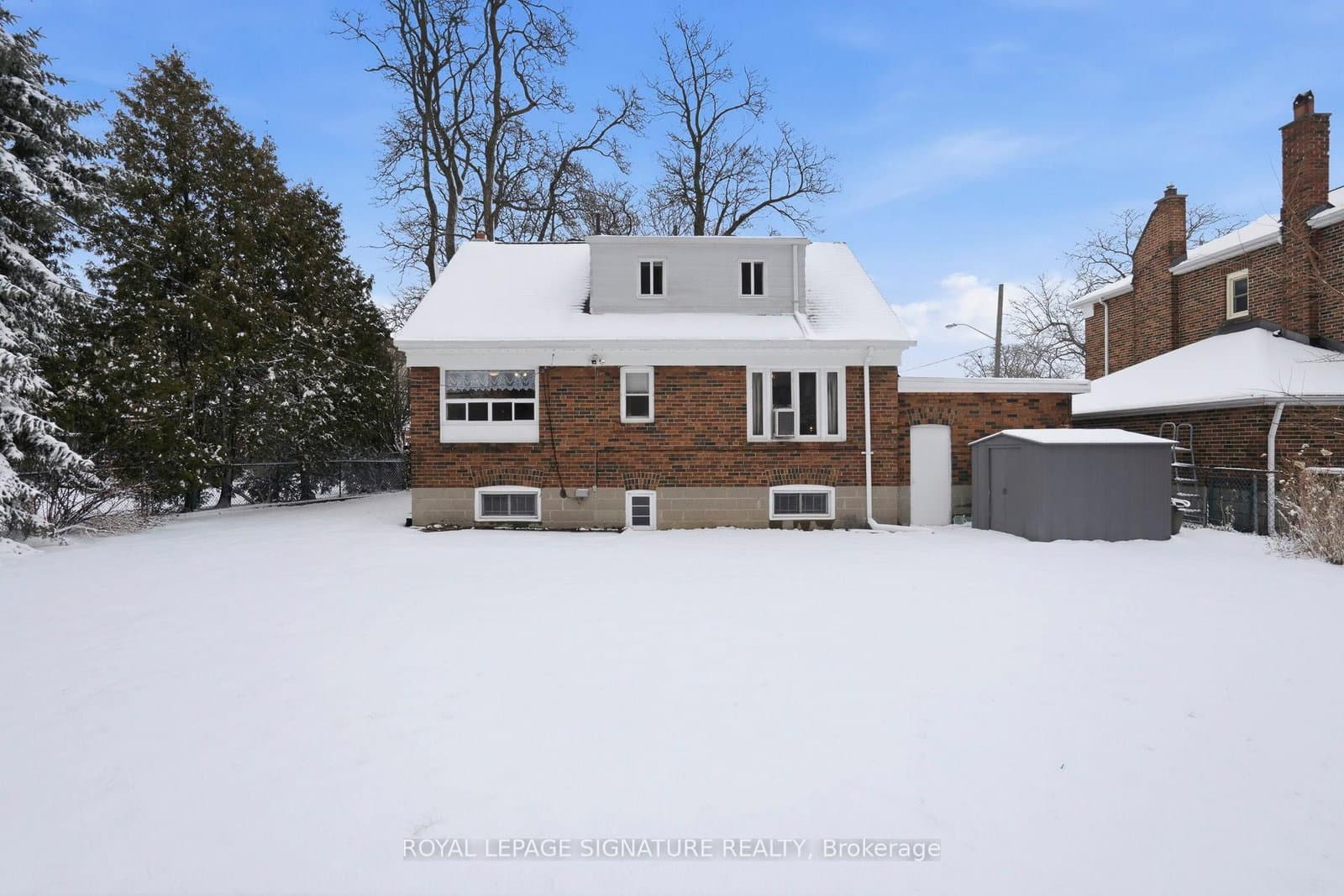 11 Innisdale Drive, Toronto, ON — photo 2