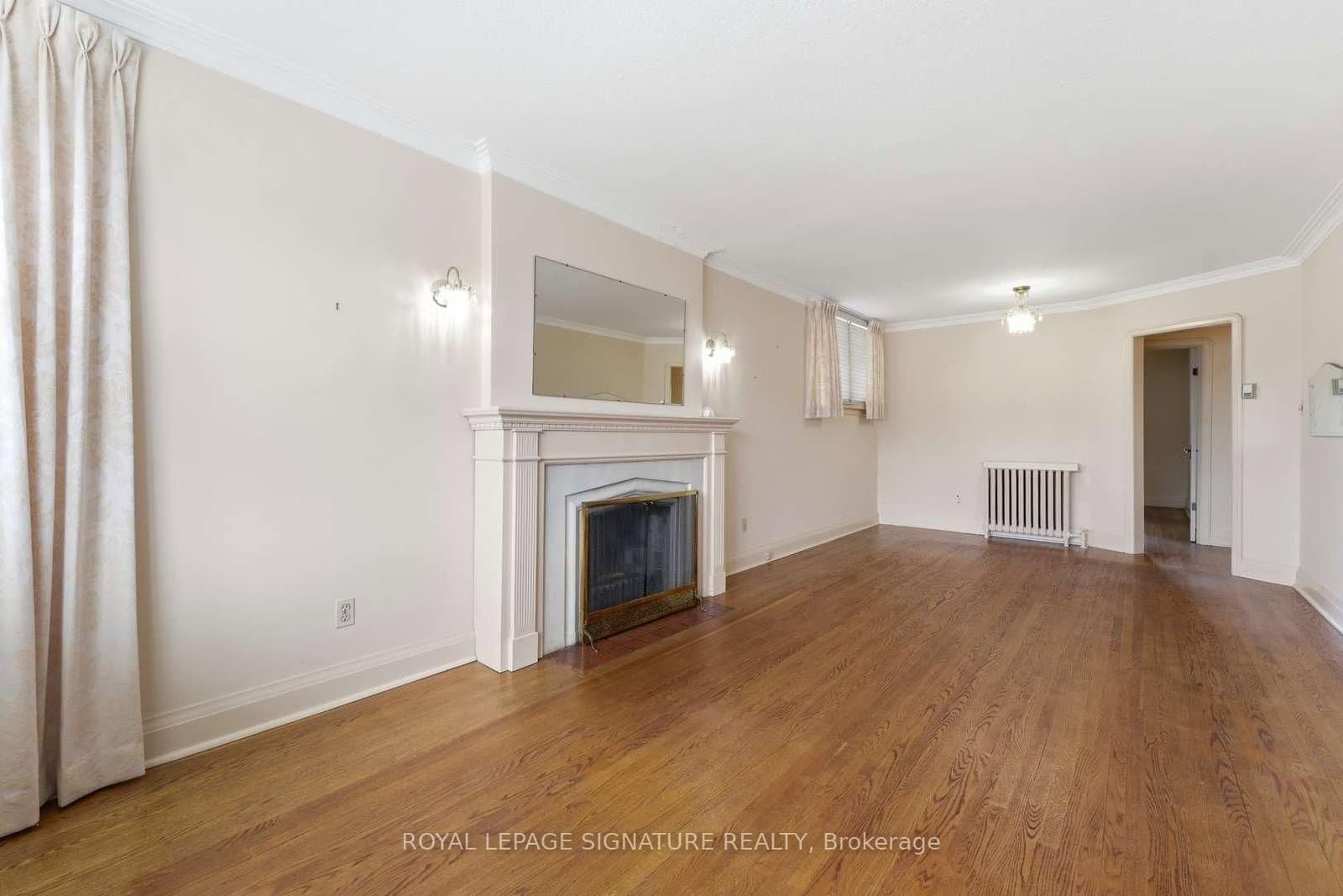 8 Memorial Park Avenue, Toronto, ON — photo 3