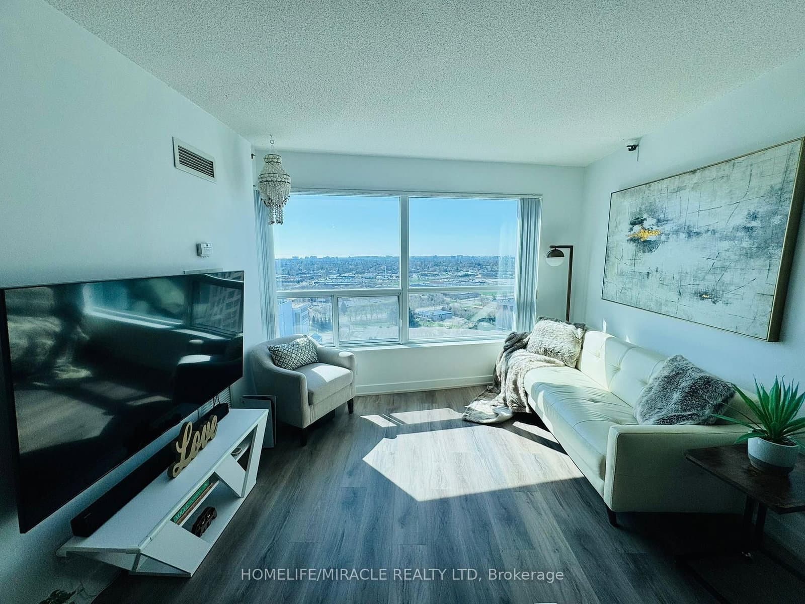 2106 - 36 Lee Centre Drive, Toronto, ON — photo 2