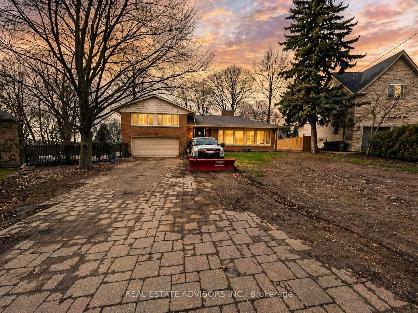 1 Lakehill Crescent, Toronto, ON