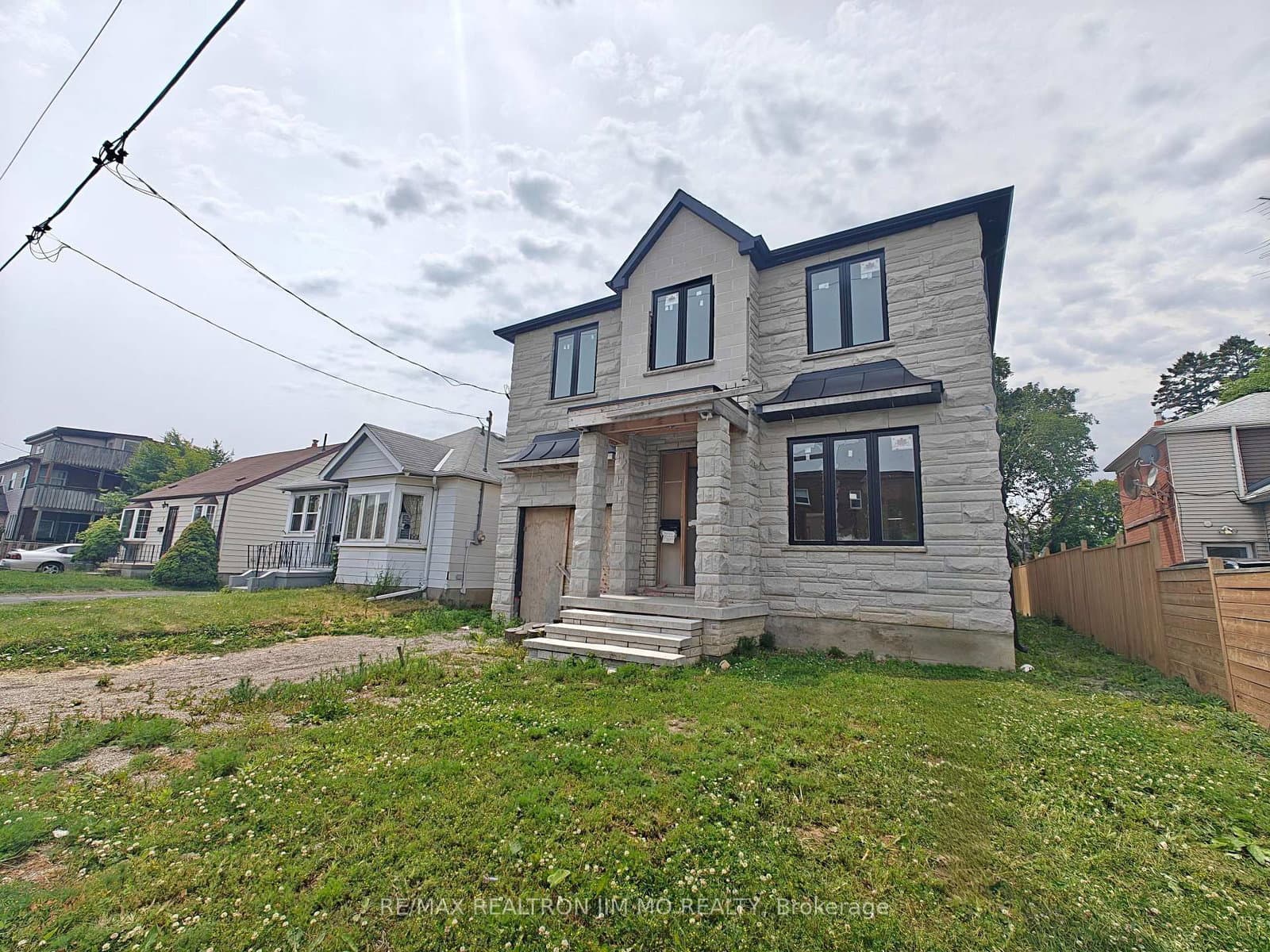 6 Cotton Avenue, Toronto, ON — photo 2