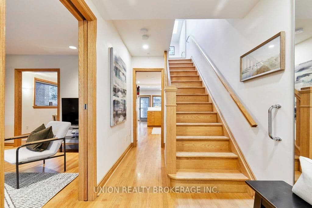 59 Hammersmith Avenue, Toronto, ON — photo 2