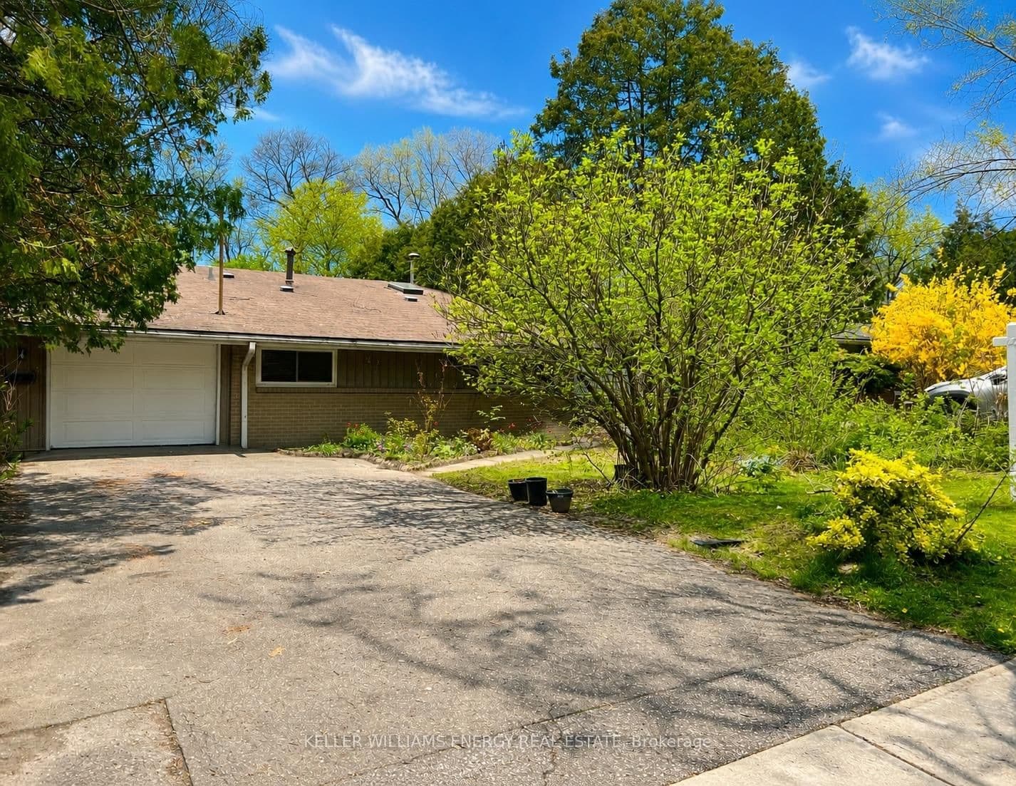 42 Oakley Boulevard, Toronto, ON