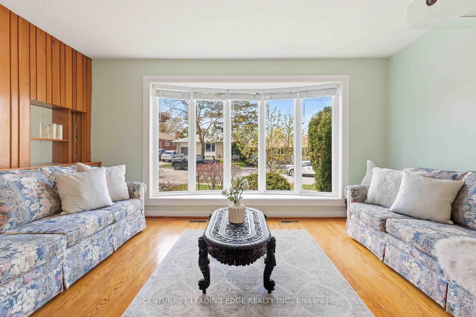 61 Hollyhedge Drive, Toronto, ON