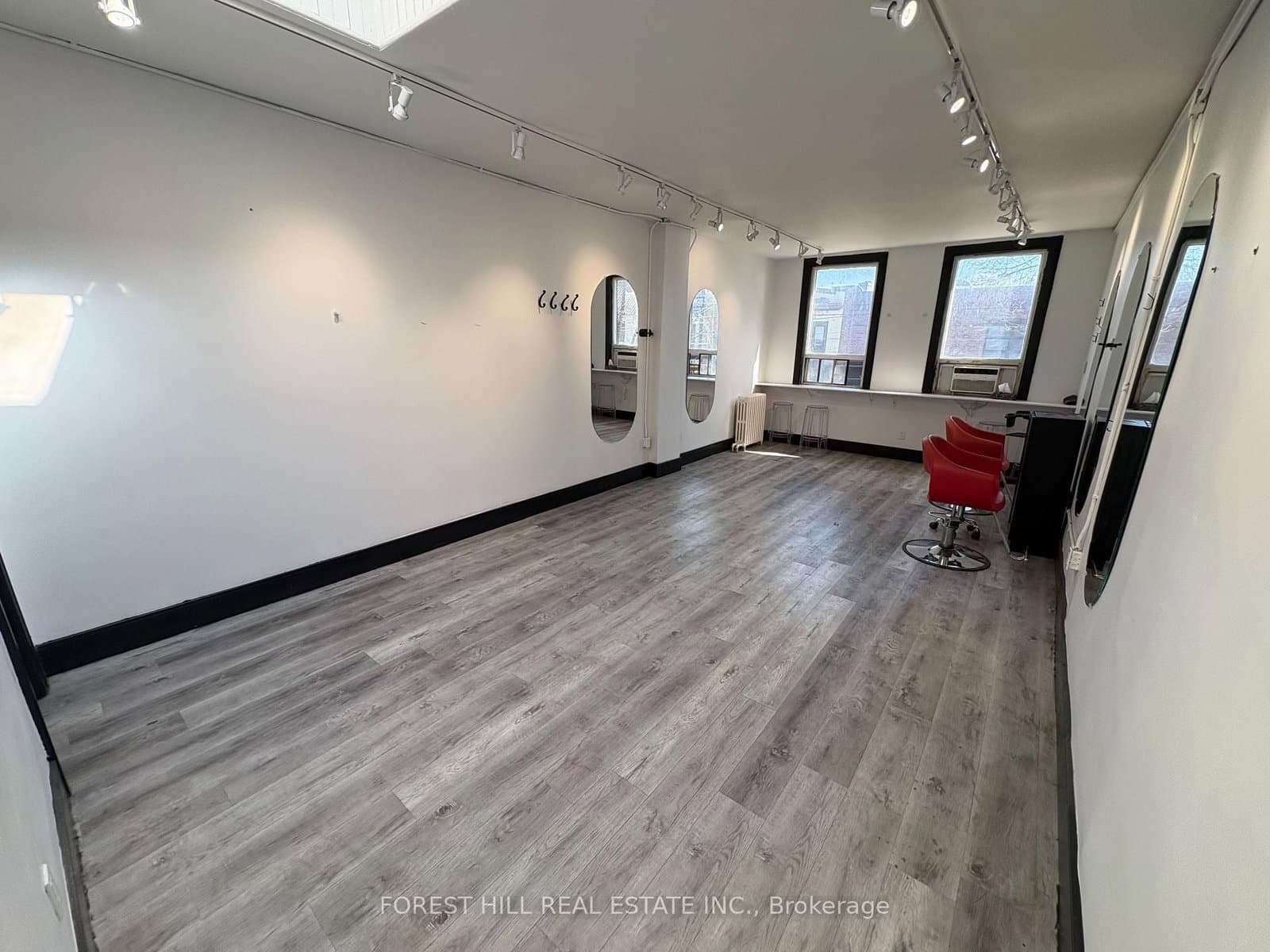 2nd Floor - 724 1/2 Queen Street, Toronto, ON