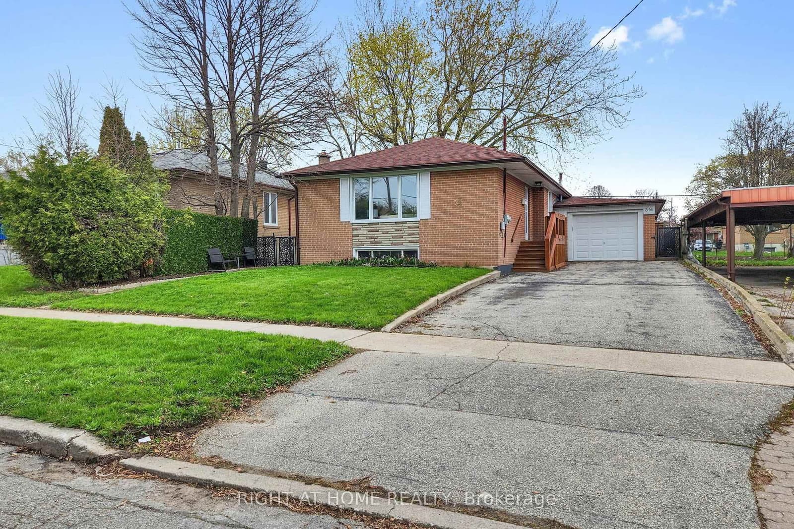 39 Sancrest Drive, Toronto, ON