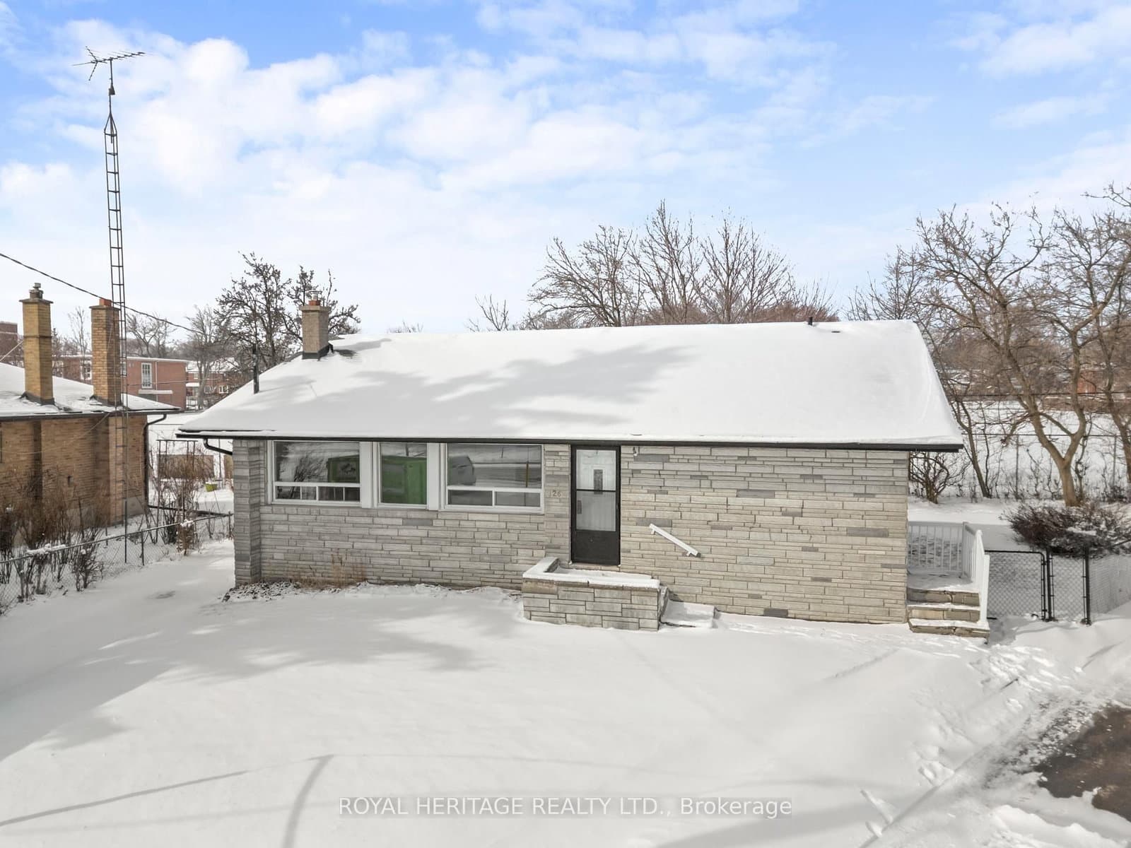 26 Kitson Drive, Toronto, ON — photo 3