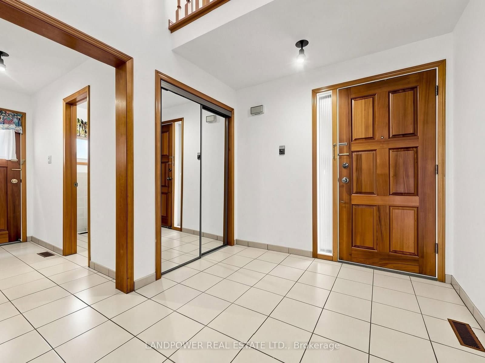 15 Coverdale Crescent, Toronto, ON — photo 2