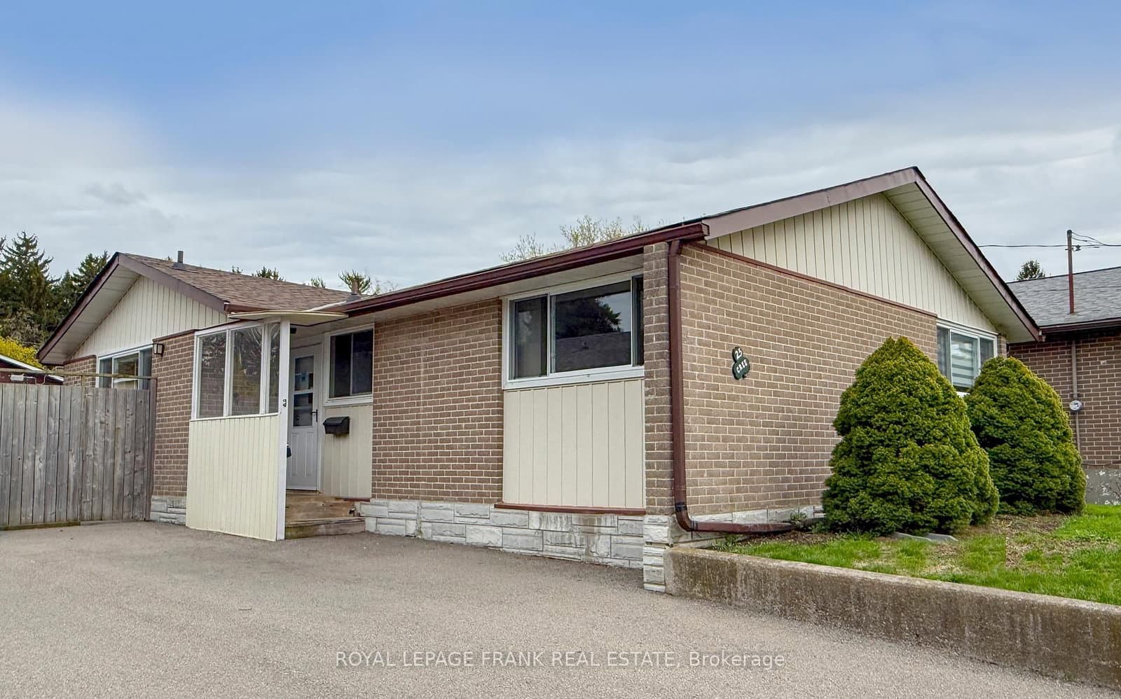 25 Shoreland Crescent, Toronto, ON