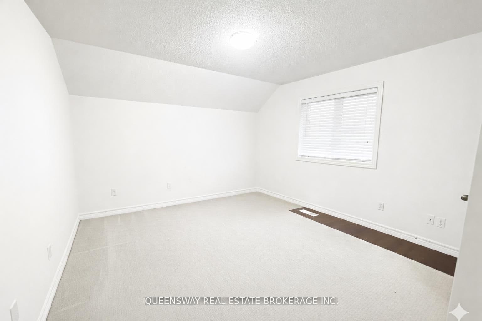 1-271 Ryerson Crescent, Oshawa, ON — photo 3