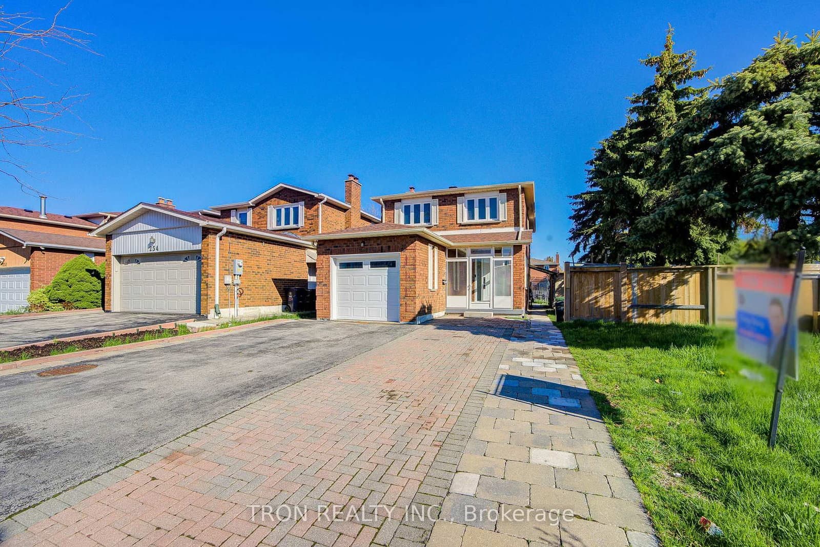 256 Alexmuir Boulevard, Toronto, ON