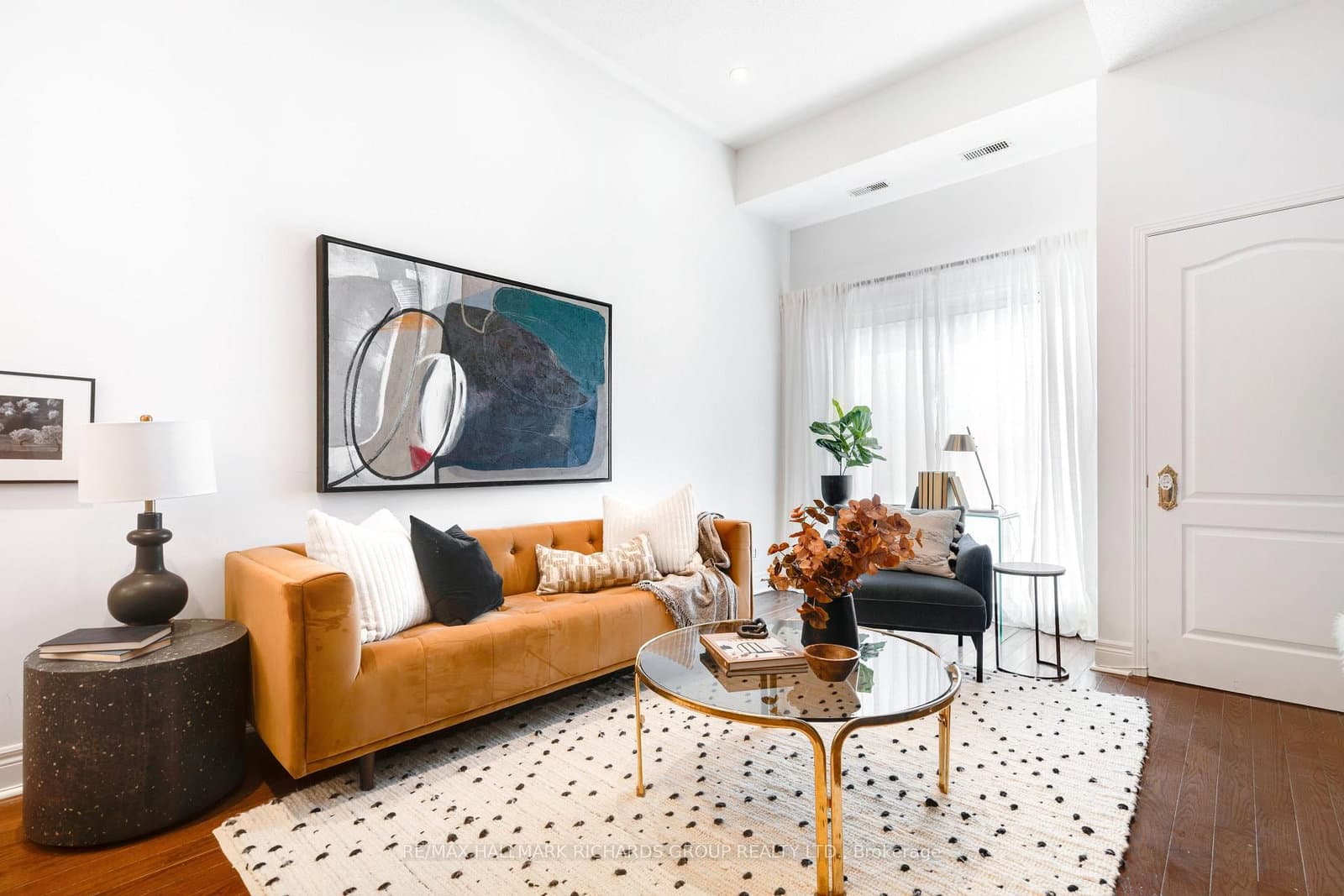 101 - 325 Kingston Road, Toronto, ON