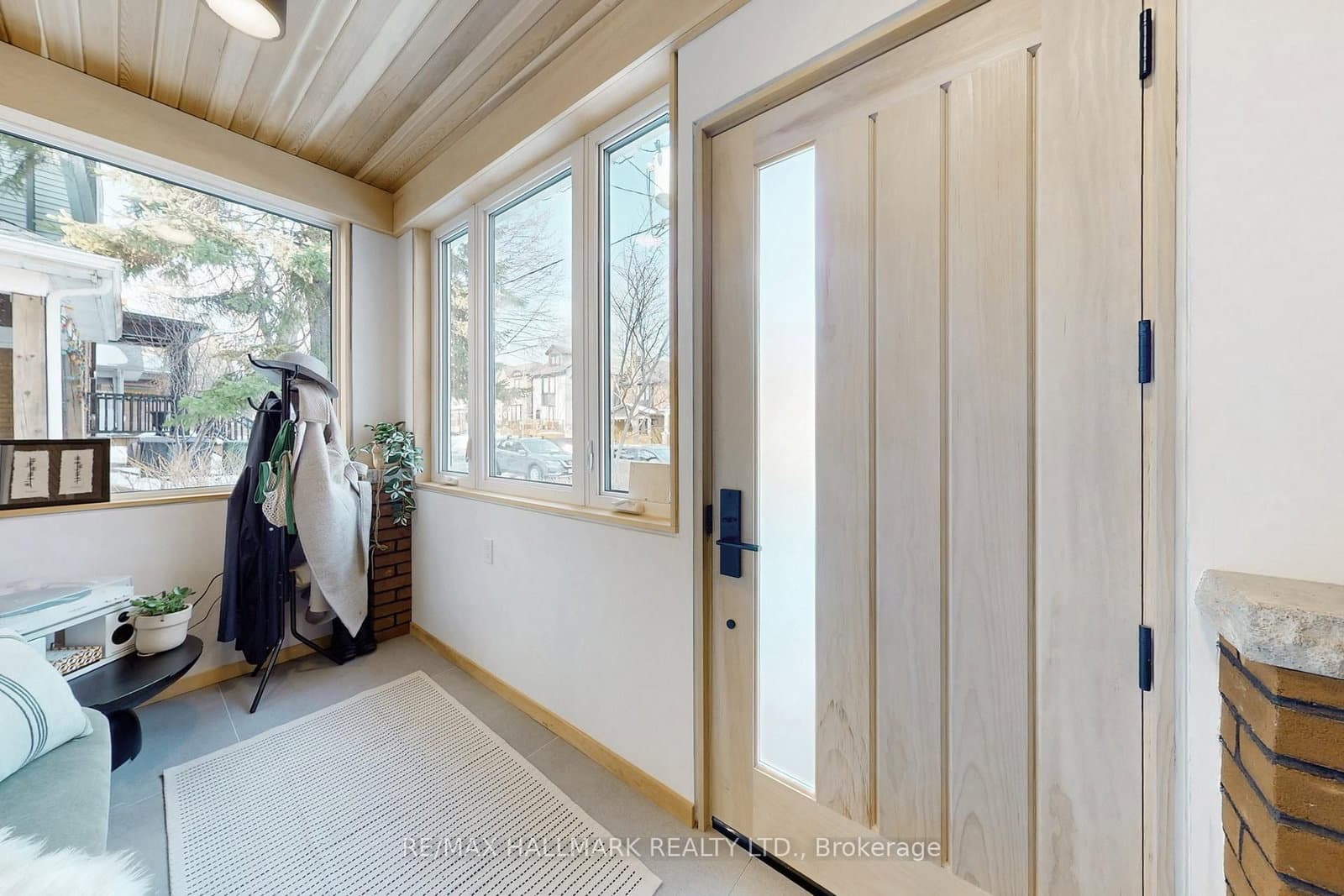 72 Hastings Avenue, Toronto, ON — photo 3