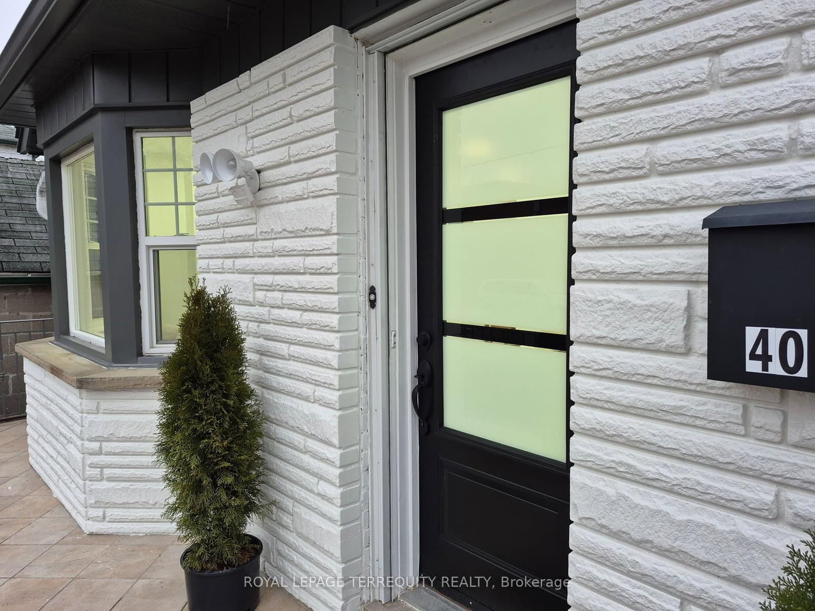 40 Leroy Avenue, Toronto, ON — photo 3