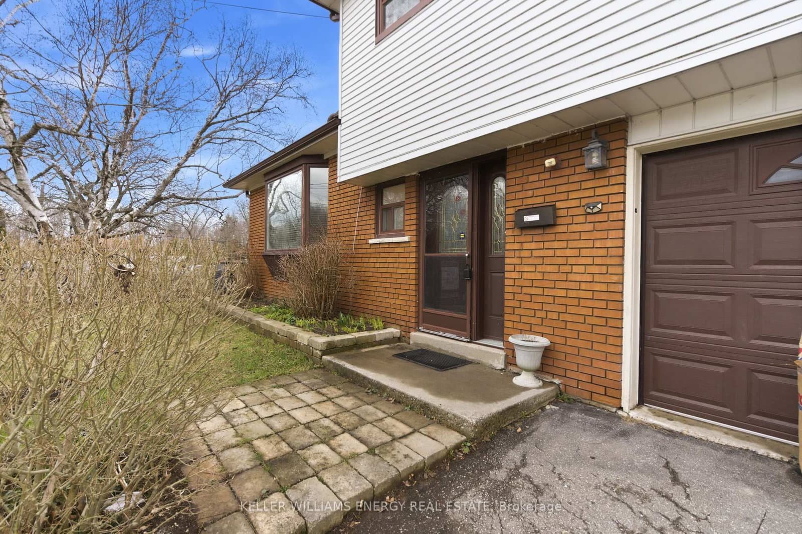 20 Ravenview Drive, Toronto, ON — photo 3