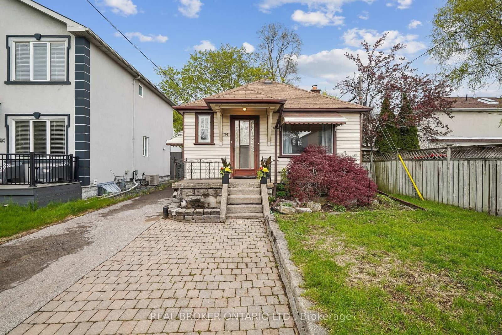 14 Plains Road, Toronto, ON — photo 2