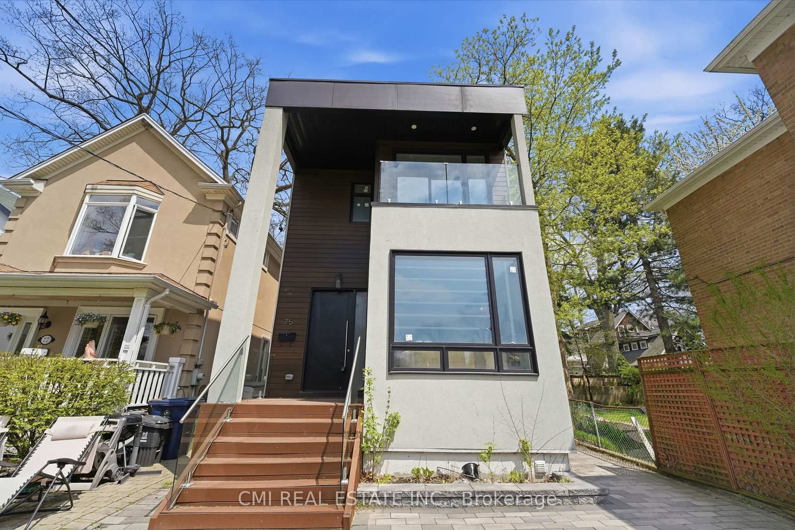 75 Kenilworth Avenue, Toronto, ON — photo 2