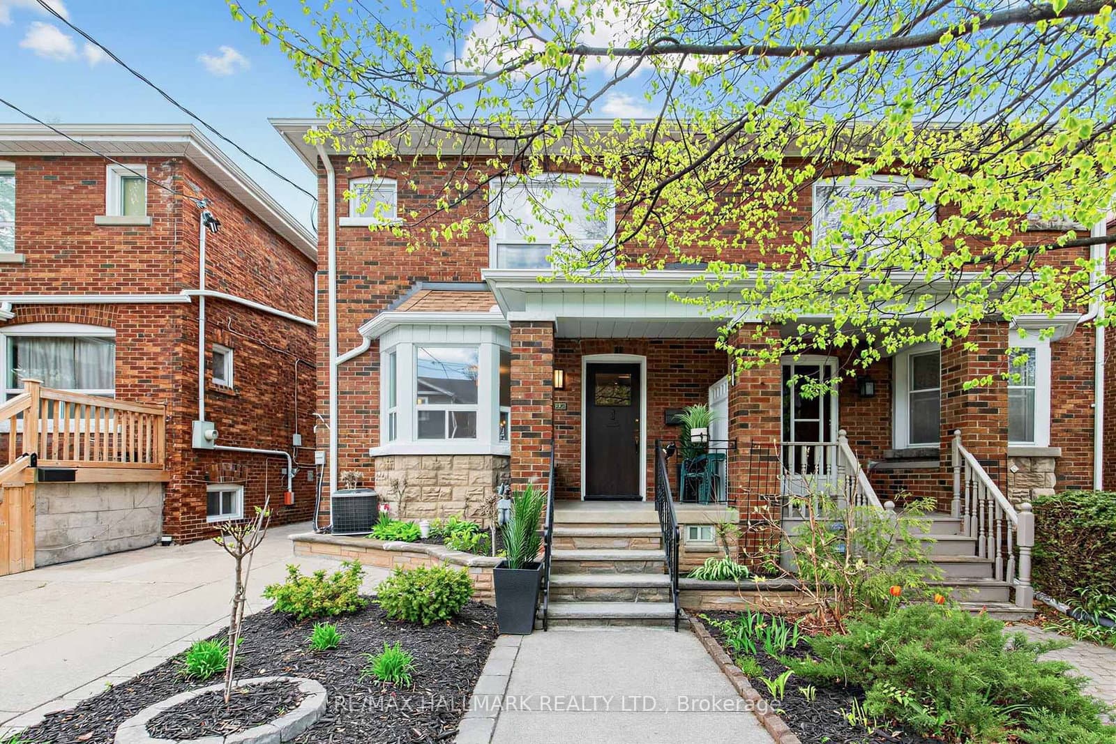 34 Springdale Boulevard, Toronto, ON