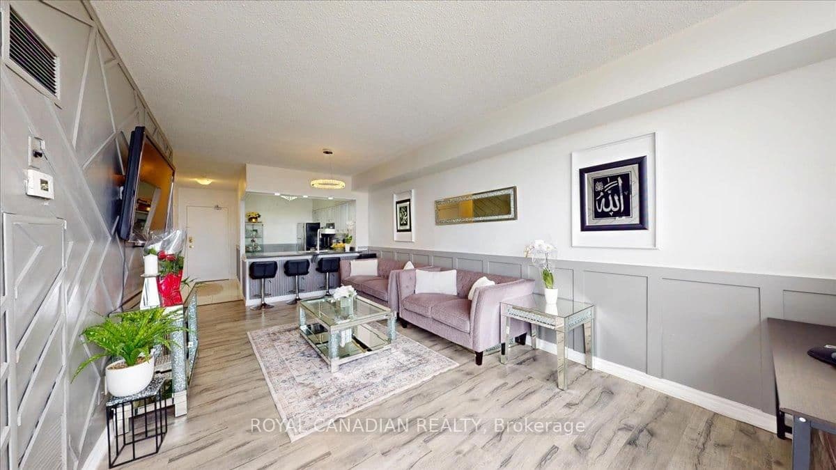 1011 - 410 Mclevin Avenue, Toronto, ON — photo 3