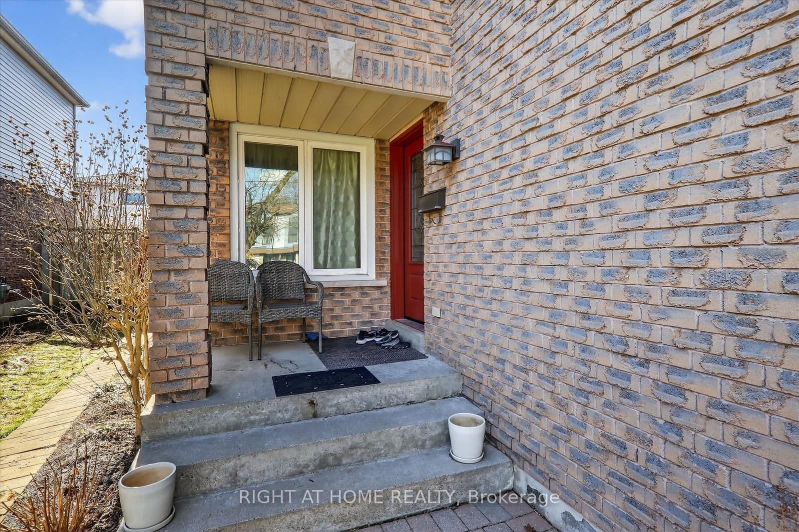 226 Manse Road, Toronto, ON — photo 3