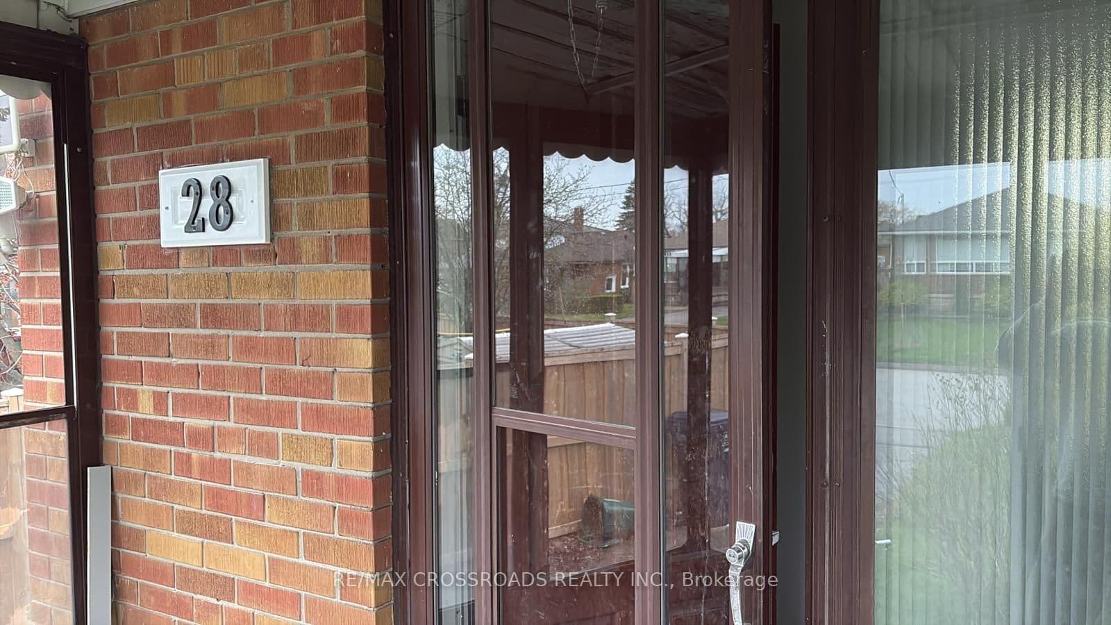 Main Floor - 28 Brenda Crescent, Toronto, ON — photo 2