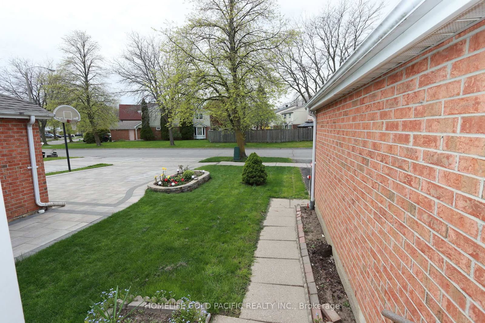 74 Belinda Square, Toronto, ON — photo 3