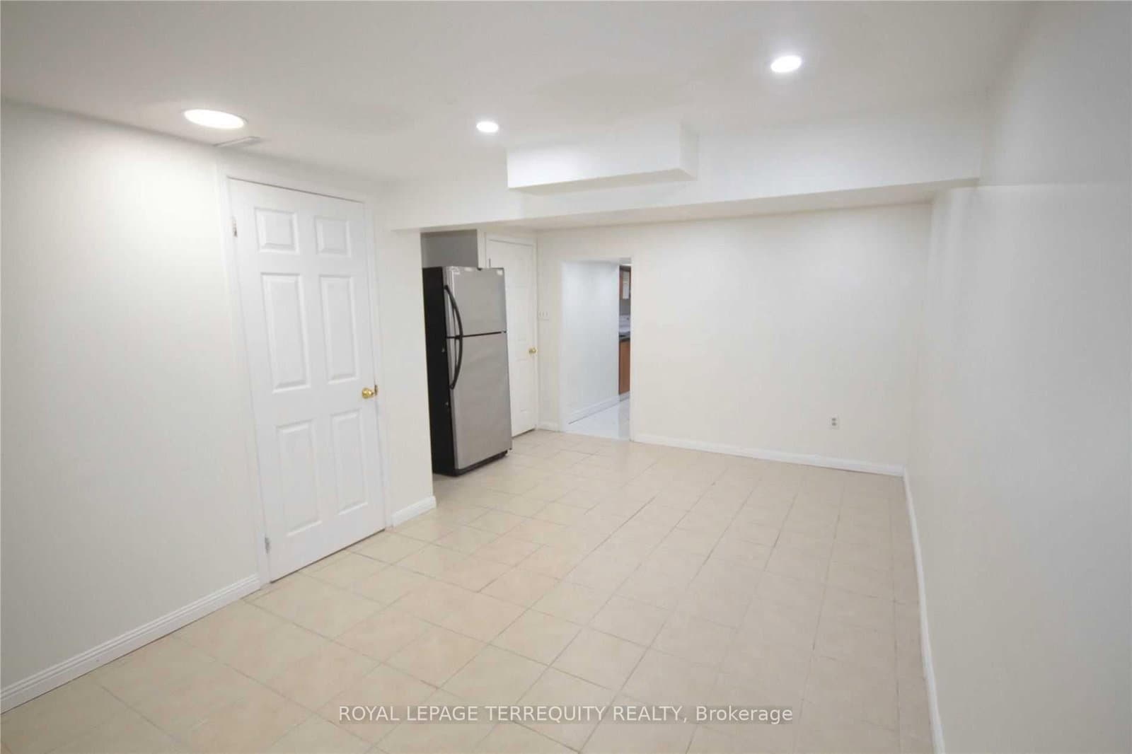 BSMNT - 111 Caronia Square, Toronto, ON