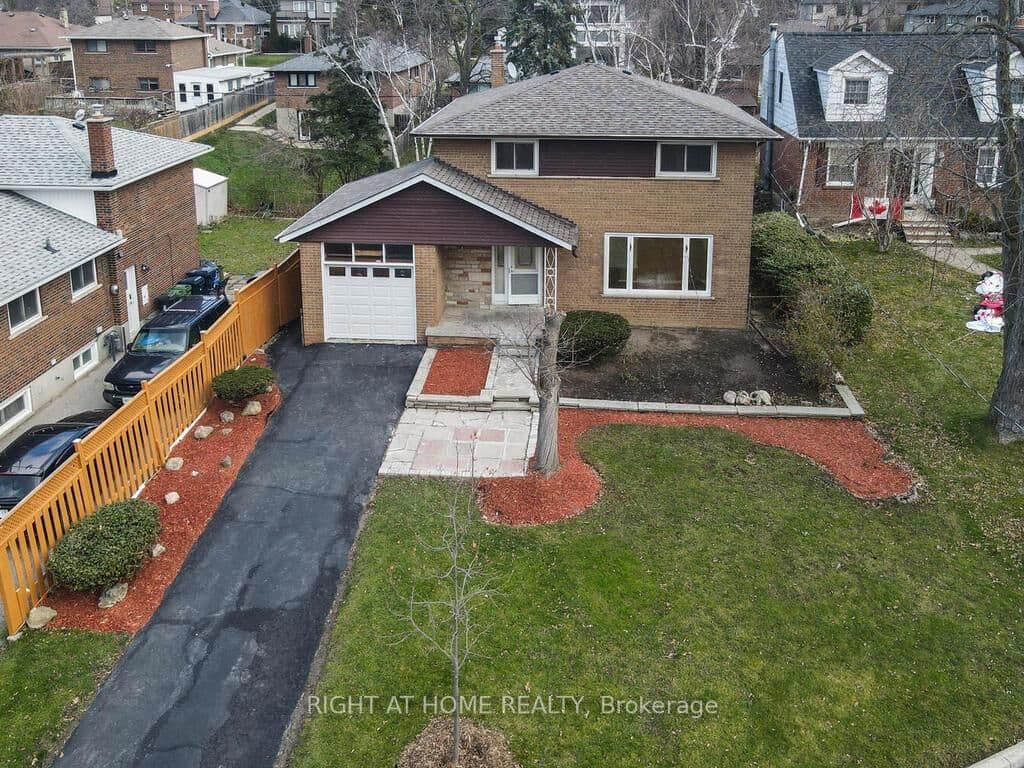 9 Allister Avenue, Toronto, ON