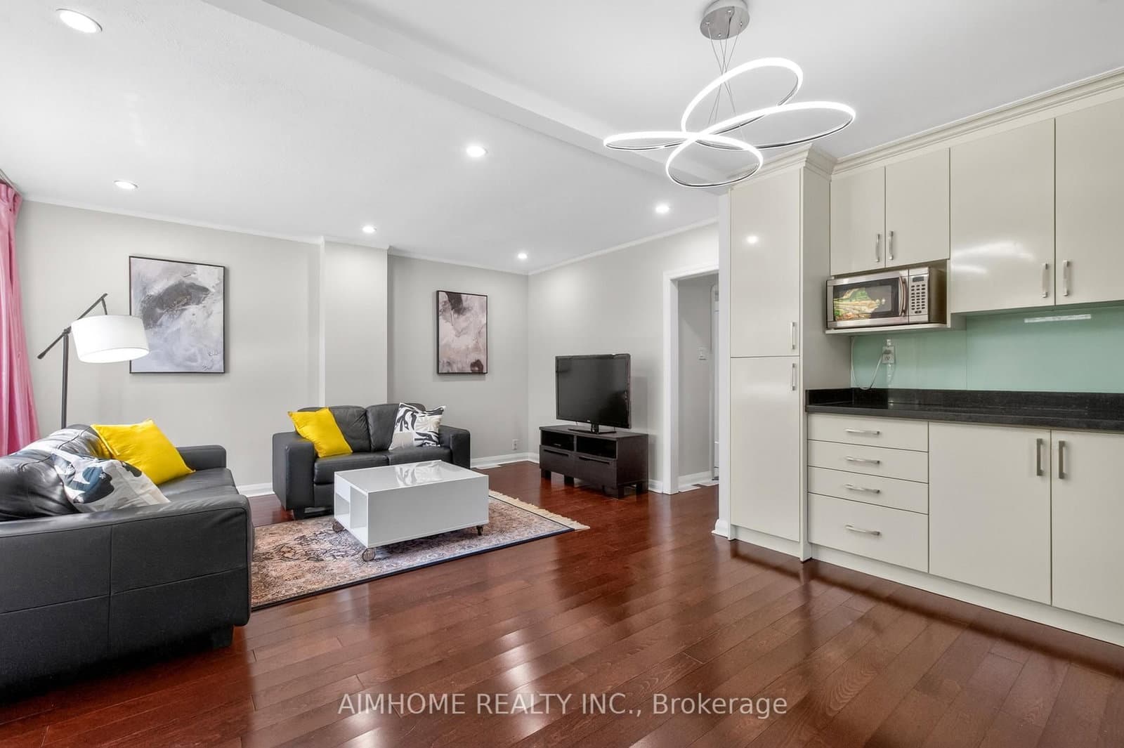 140 Meighen Avenue, Toronto, ON — photo 3