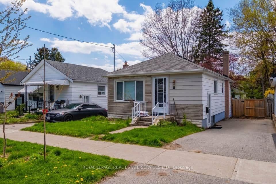 18 Bexhill Avenue, Toronto, ON — photo 2
