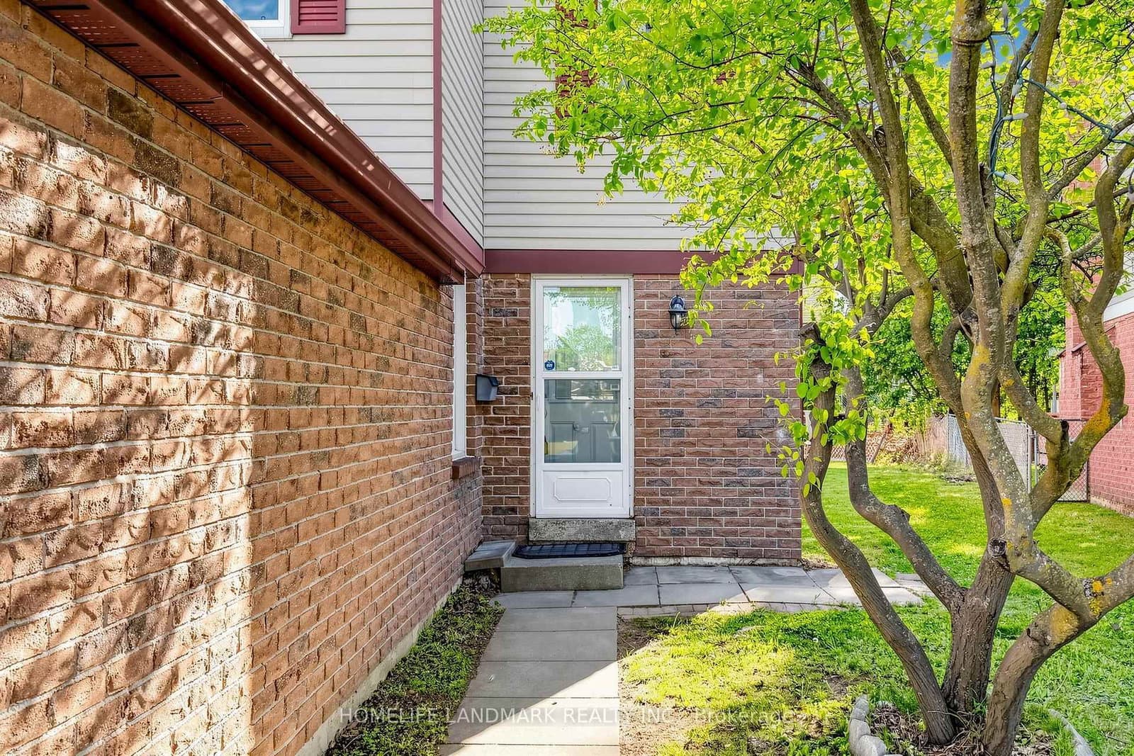 37 Treetops Court, Toronto, ON — photo 3