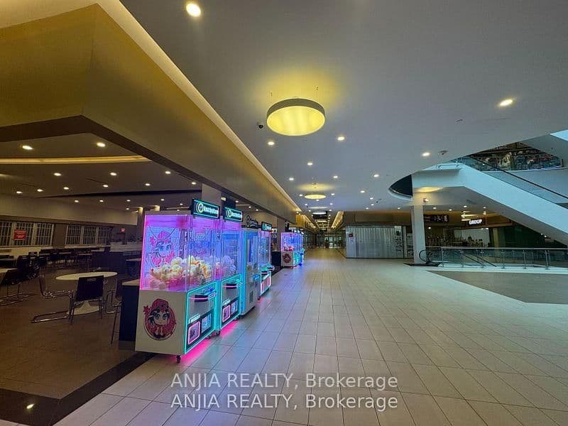 1D30 - 9390 Woodbine Avenue, Markham, ON