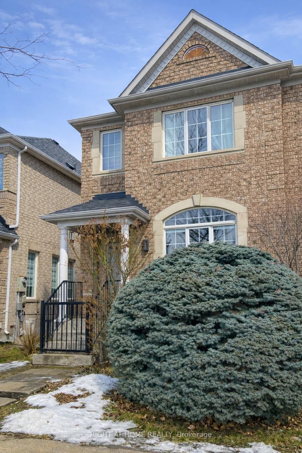 4 Forest Run Boulevard, Vaughan, ON — photo 2