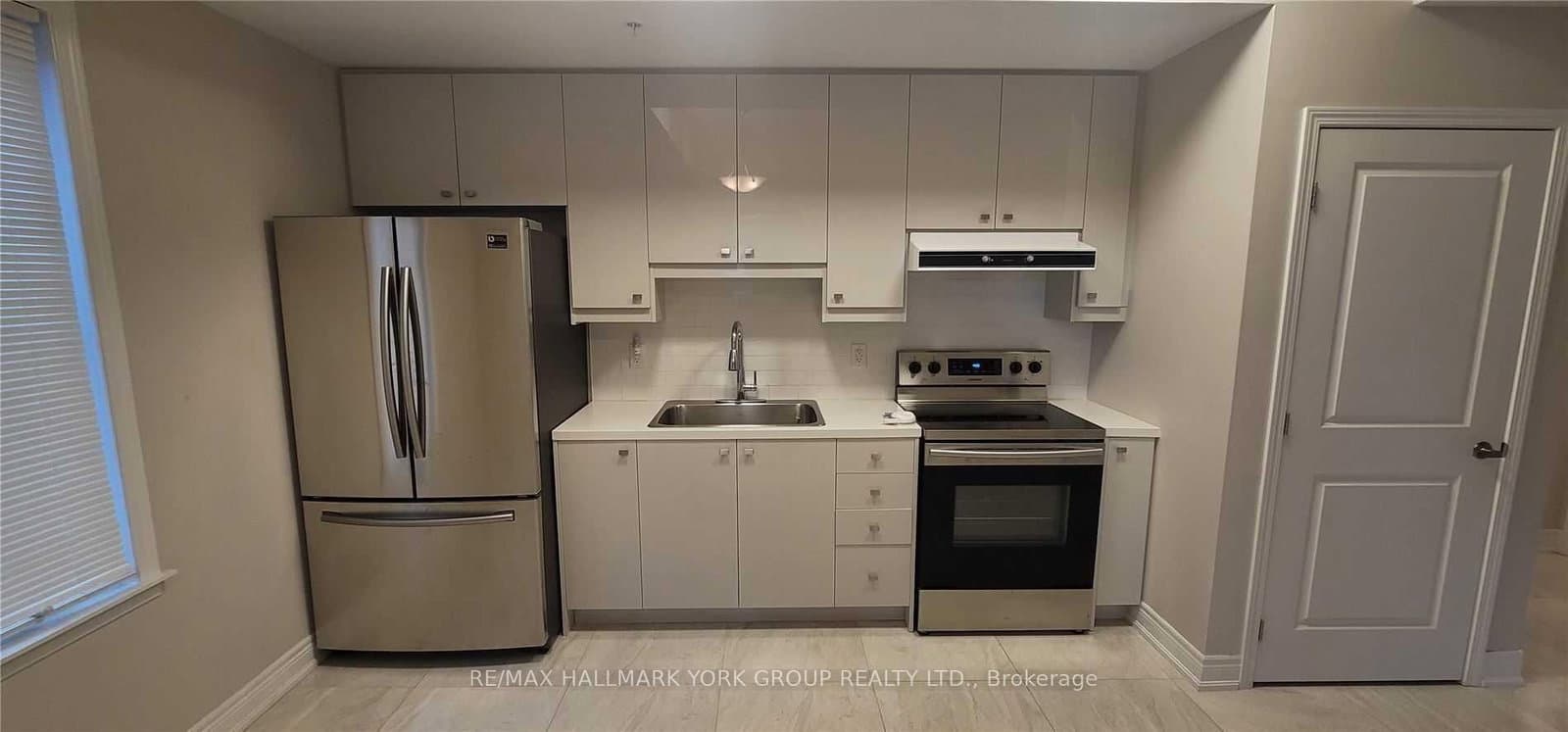 108 - 32 Wellington Street, Aurora, ON — photo 3