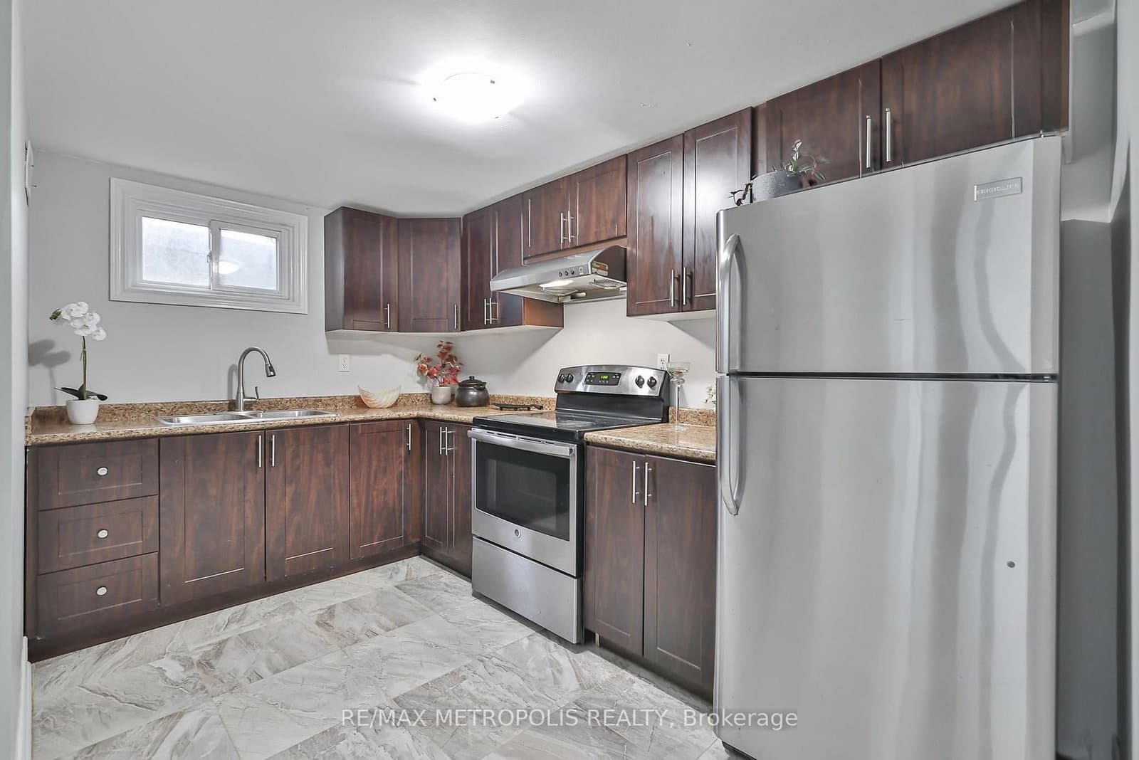 104 Coppard Avenue, Markham, ON — photo 2