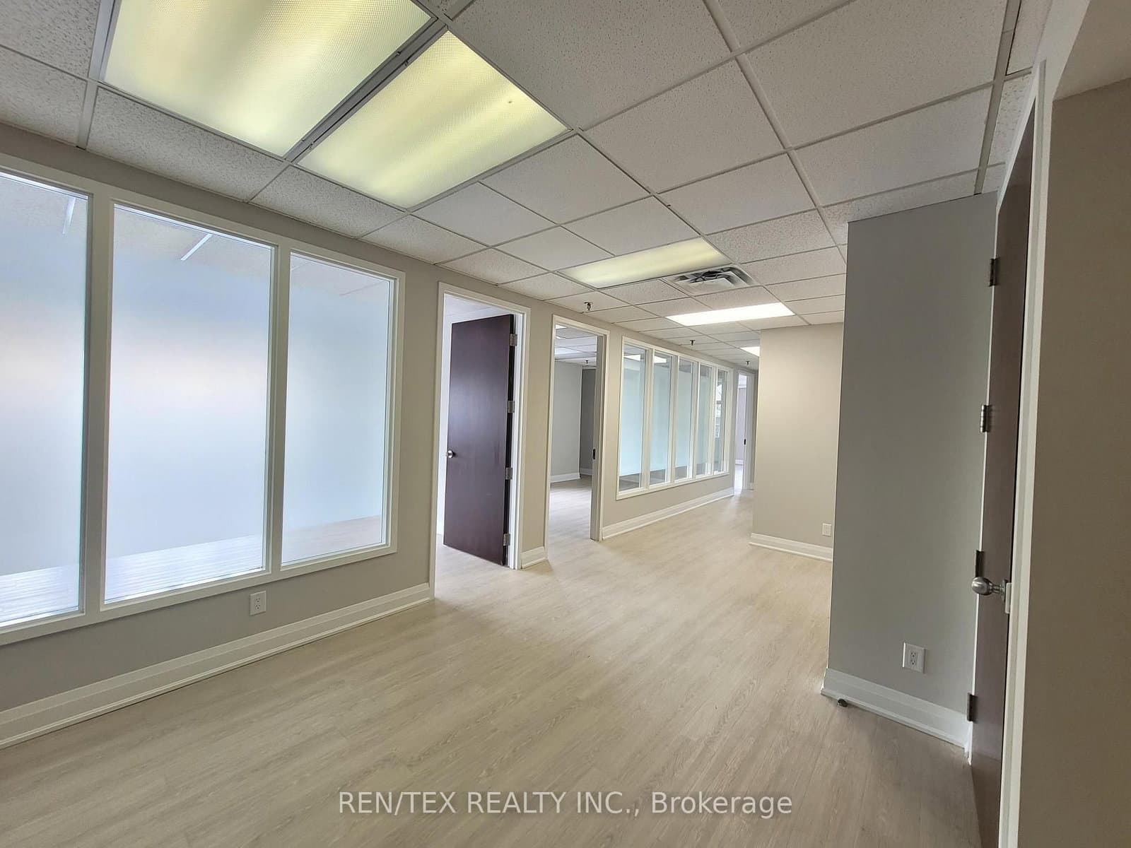 201 - 4500 Highway 7, Vaughan, ON — photo 3