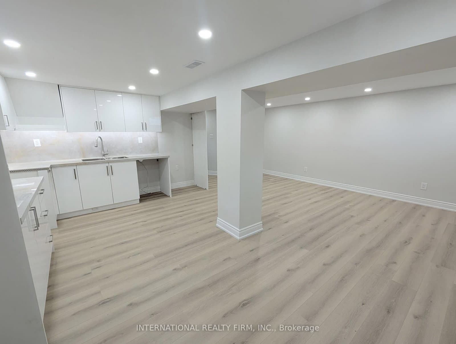 BSMT - 198 Cherrywood Drive, Newmarket, ON — photo 2