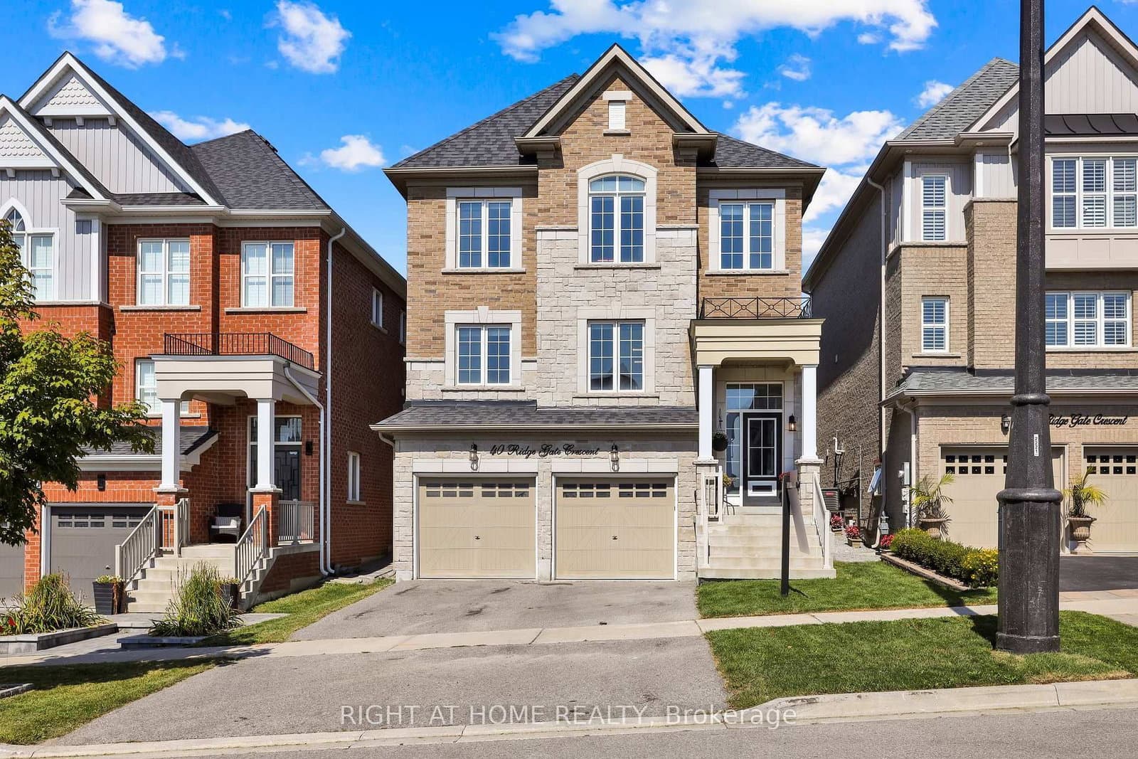 40 Ridge Gate Crescent, East Gwillimbury, ON