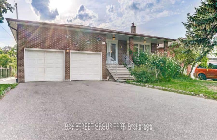 8 Kersey Crescent, Richmond Hill, ON