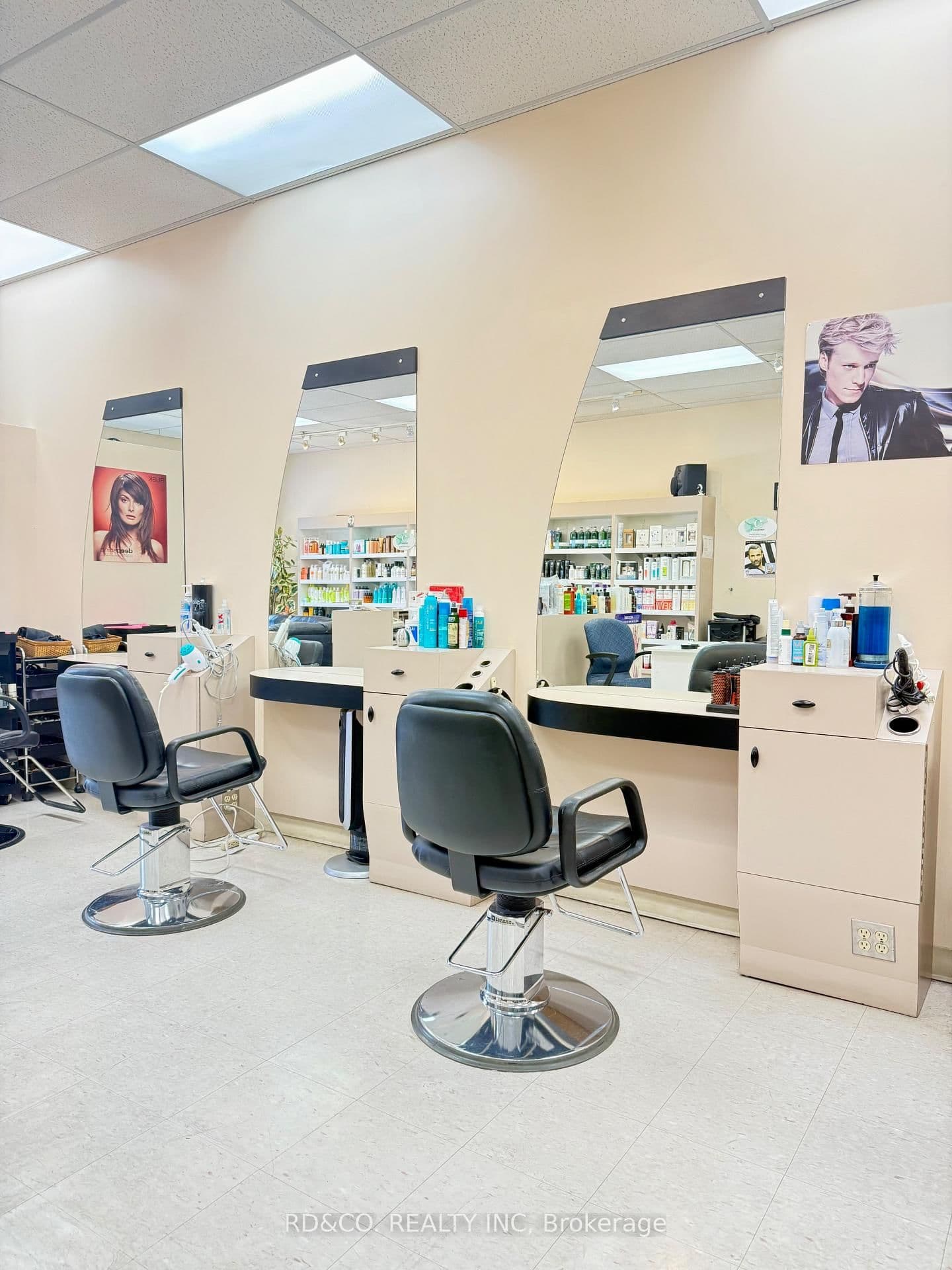 7313 Woodbine Avenue, Markham, ON — photo 3