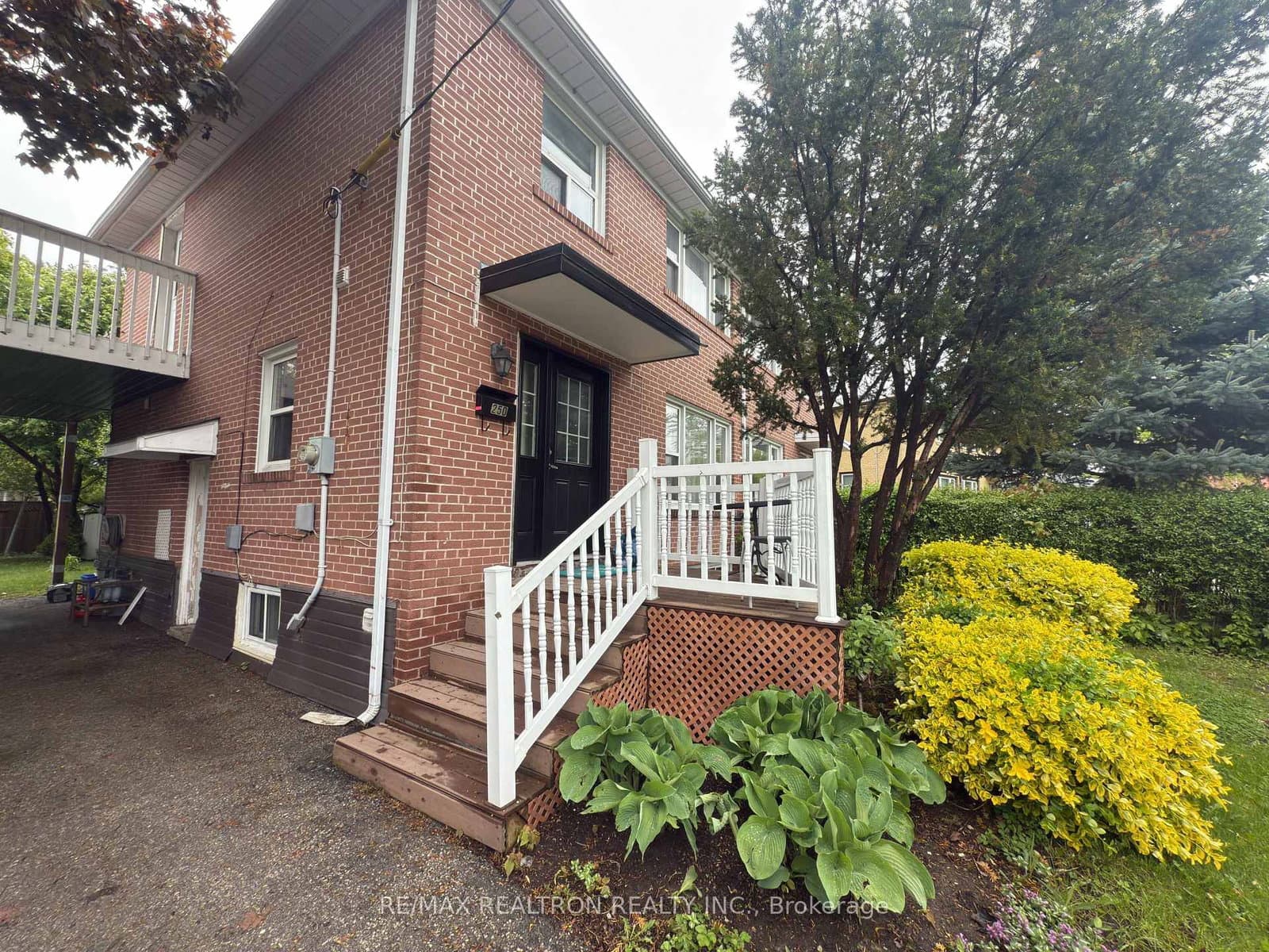 250 Mcconvey Drive, Richmond Hill, ON