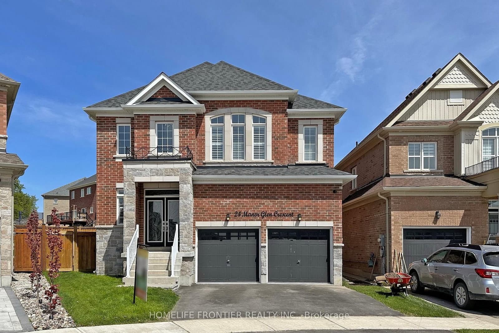 24 Manor Glen Crescent, East Gwillimbury, ON