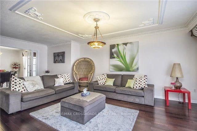 2 Hampstead Court, Markham, ON — photo 3