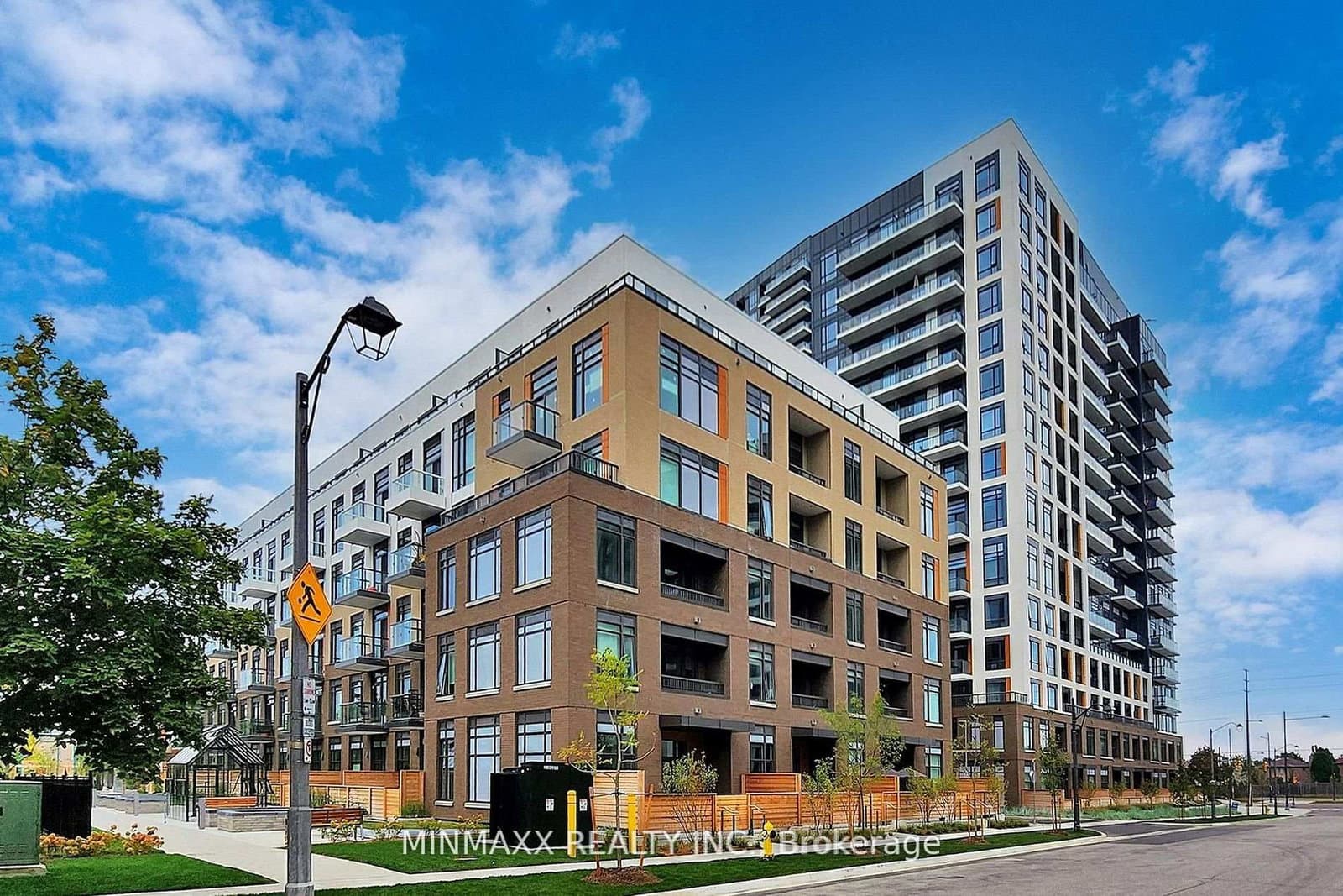 D620 - 8 Beverley Glen Boulevard, Vaughan, ON