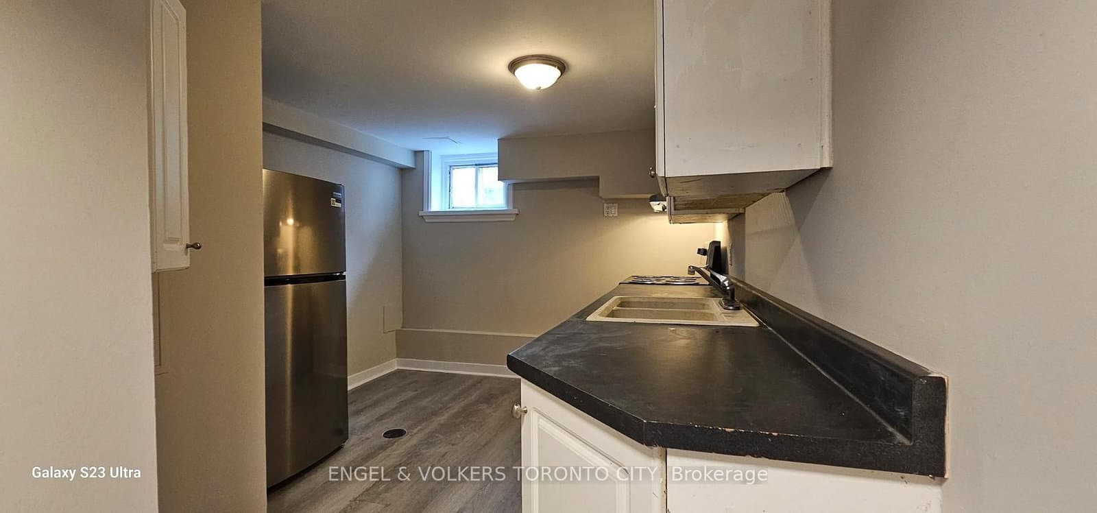 B - 46 Walter Avenue, Newmarket, ON — photo 2