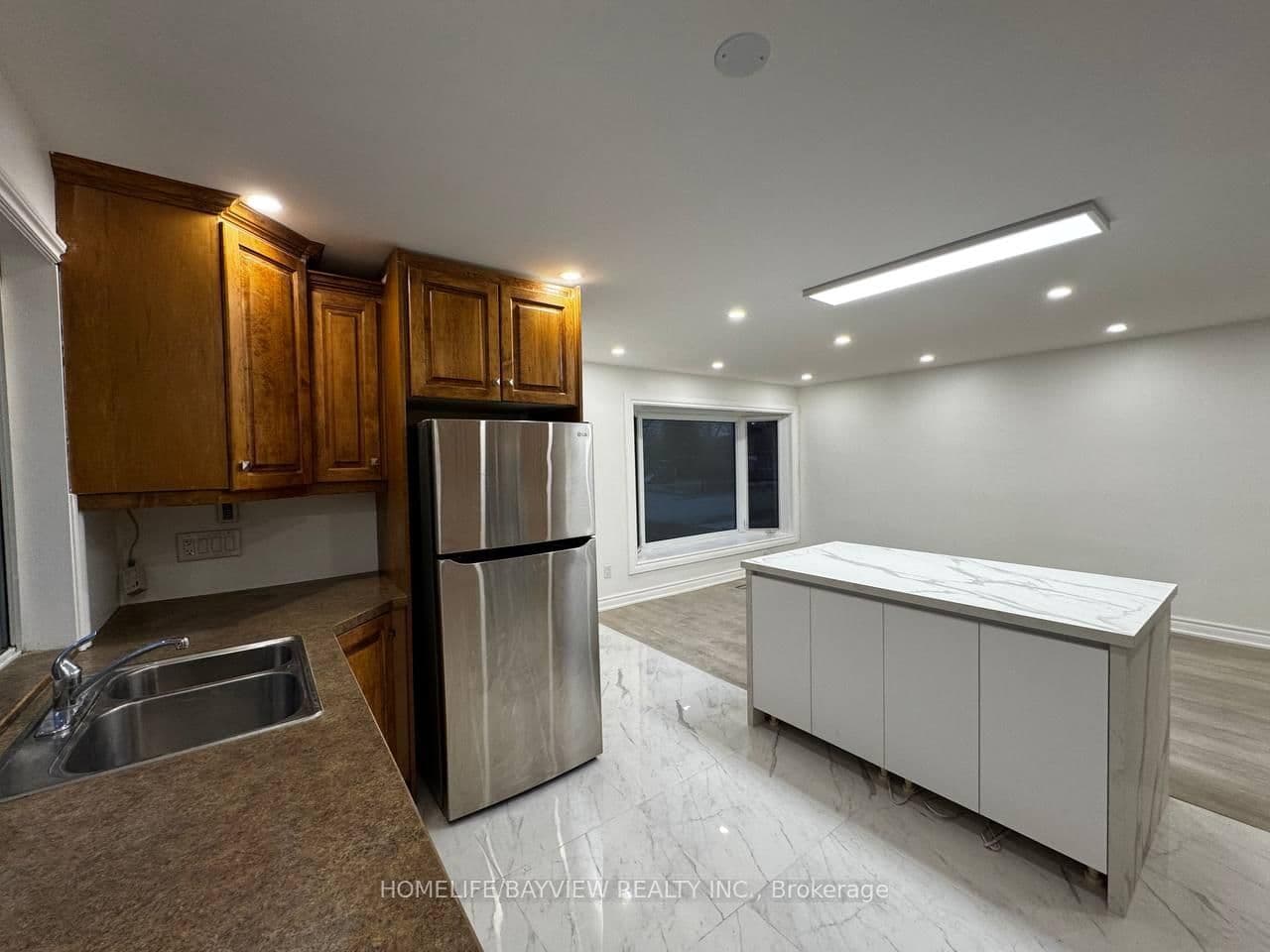 255 Penn Avenue, Newmarket, ON — photo 3
